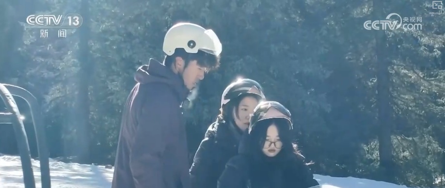 铺好“数字快车道” 年轻人用“体验”投票改变春节出行节奏与消费图谱