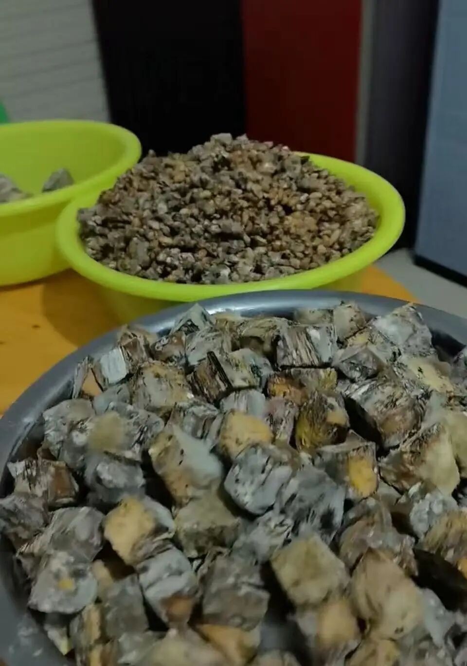 “街头制作霉豆腐”火了，有网友跟风晒出自制成品，专家：杂菌污染风险高