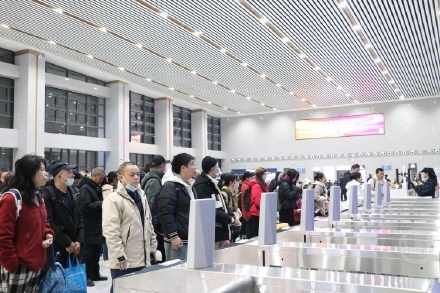 沪蓉铁路潼南站新站房正式投用