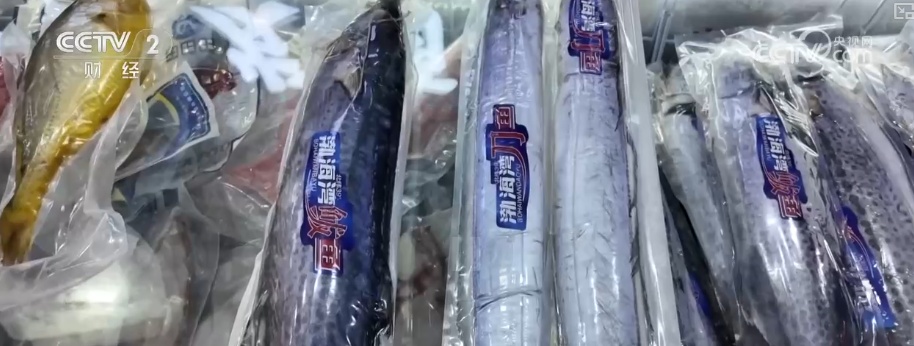 “鲜”货直达“拍”向餐桌 节前水产市场供需两旺“高端年货”交易量增长