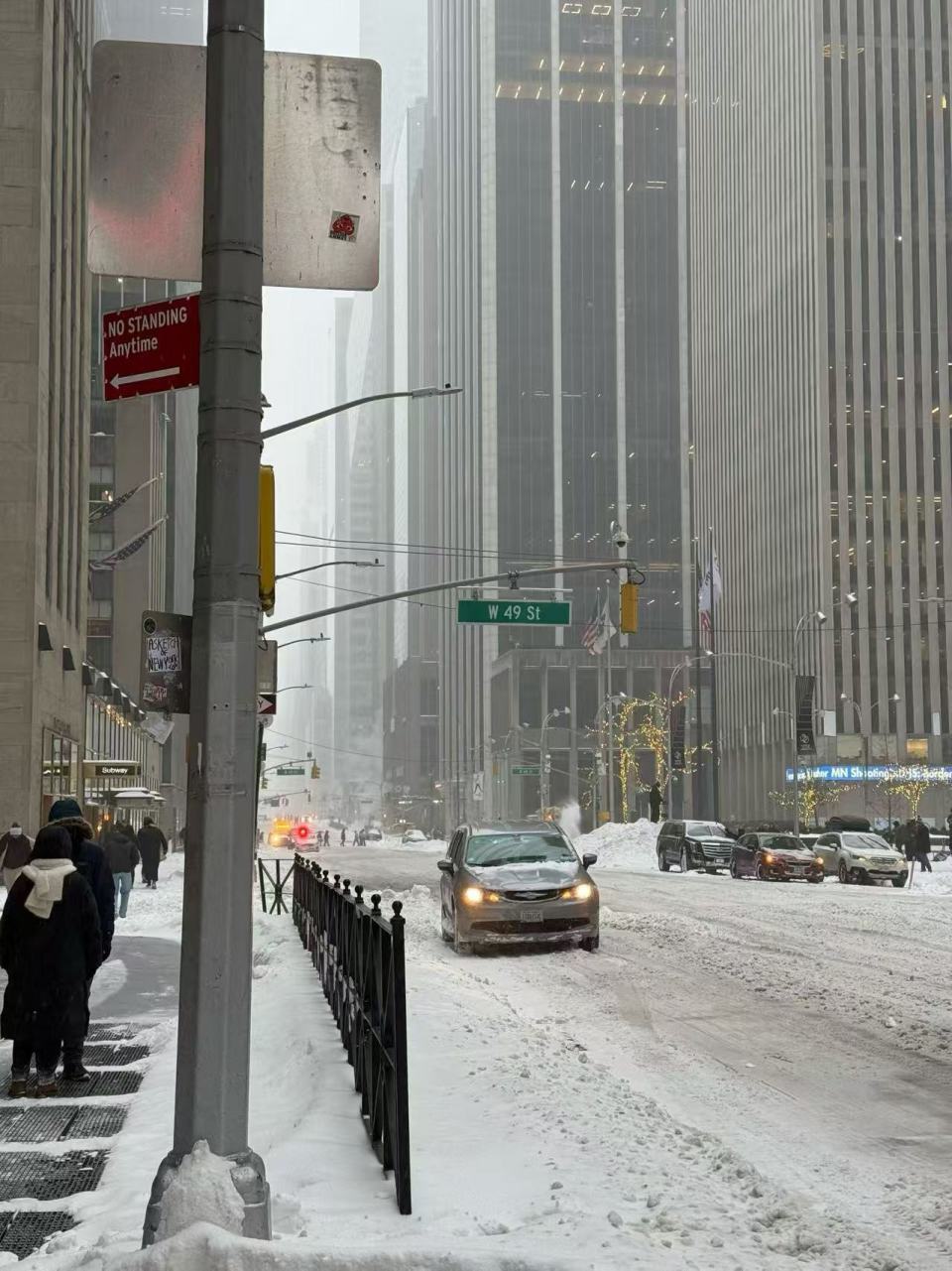 严寒天气席卷美国,零下几十度,在美留学生:水管冻裂被迫住酒店,“比南极洲还冷” 严寒天气席卷美国,零下几十度,在美留学生:水管冻裂被迫住酒店,“比南极洲还冷”