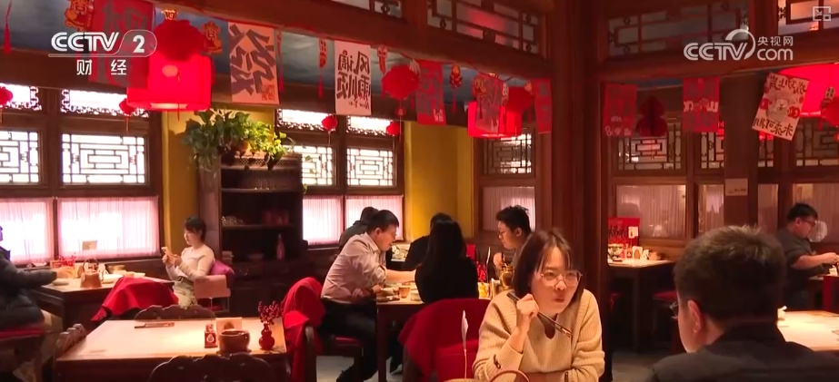 春节旅游市场火热亮点纷呈 “年味化”“小型化”“带着年味去旅行”需求攀升