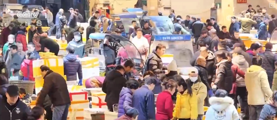 水果“新面孔”畅行县域市场 冬日餐桌焕新传统菜市场活力升级