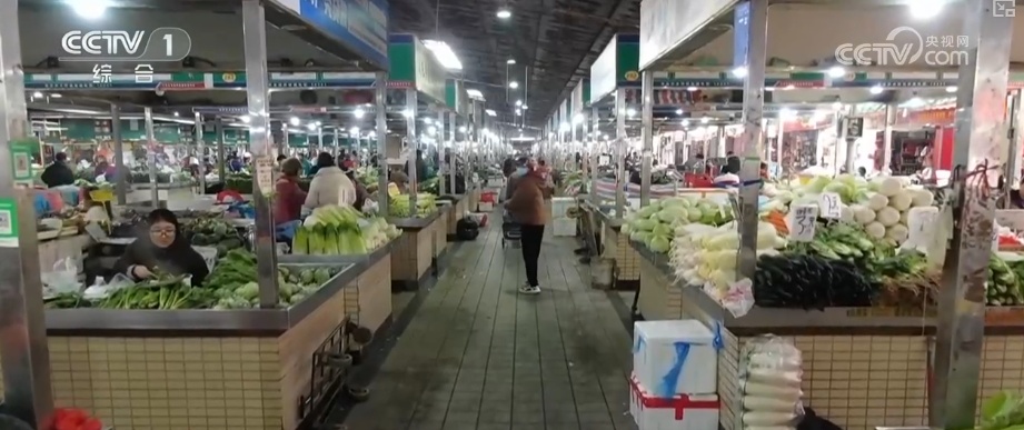 水果“新面孔”畅行县域市场 冬日餐桌焕新传统菜市场活力升级