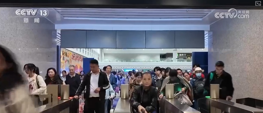 服务升级坐“动集列车”一路赏文化 “夕发朝至”满足百姓多元出行需求