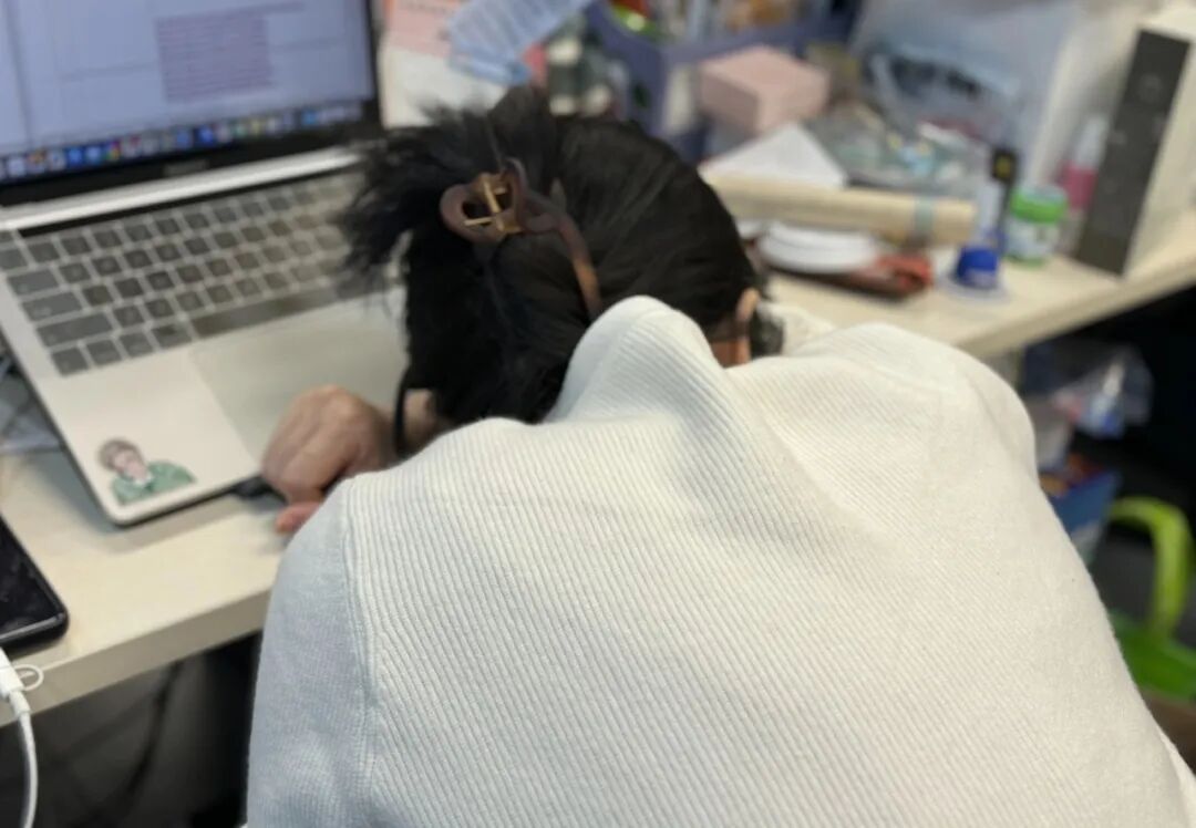 坚持午睡vs从不午睡的人，差别在哪里？研究发现“大脑年龄差”悄悄拉开