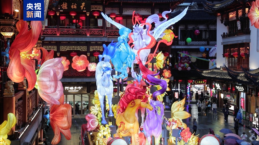 2026上海豫园灯会亮灯 AI拍照体验“人在灯中游”