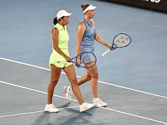 4号种子张帅组合直落两盘击败对手，成功晋级澳网女双八强