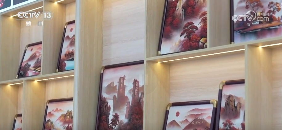 兼具传统韵味与现代审美 “花样”马年文创火出圈掀起消费热潮 兼具传统韵味与现代审美 “花样”马年文创火出圈掀起消费热潮