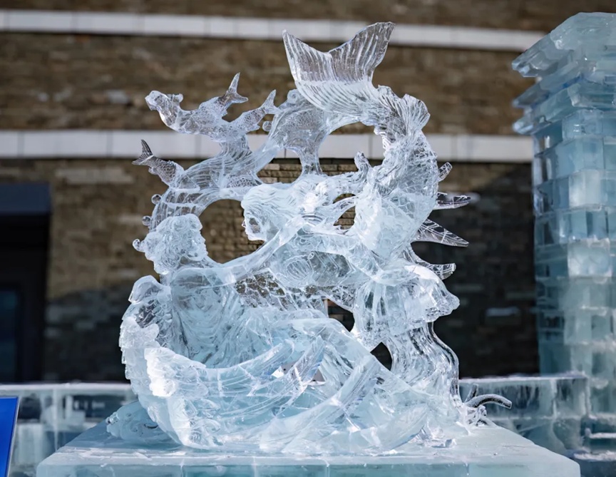 谁把冬天雕成了诗?哈尔滨冰雪大世界内再现“寒地美学”新高度! 谁把冬天雕成了诗?哈尔滨冰雪大世界内再现“寒地美学”新高度!