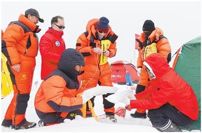 破解青藏高原冰川密码 破解青藏高原冰川密码