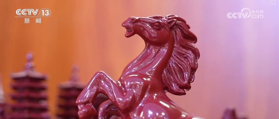 兼具传统韵味与现代审美 “花样”马年文创火出圈掀起消费热潮 兼具传统韵味与现代审美 “花样”马年文创火出圈掀起消费热潮