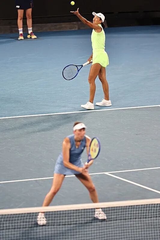 4号种子张帅组合直落两盘击败对手，成功晋级澳网女双八强