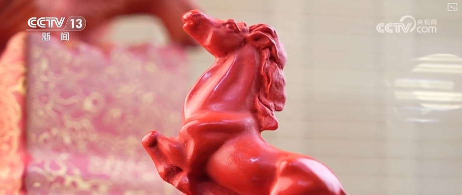 兼具传统韵味与现代审美 “花样”马年文创火出圈掀起消费热潮 兼具传统韵味与现代审美 “花样”马年文创火出圈掀起消费热潮