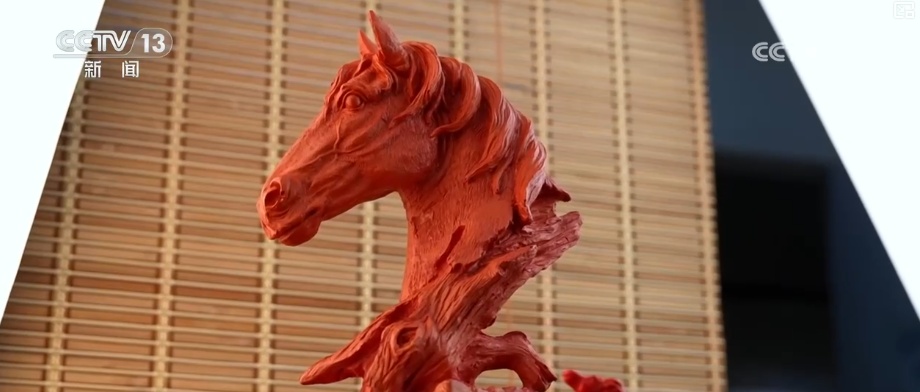 兼具传统韵味与现代审美 “花样”马年文创火出圈掀起消费热潮 兼具传统韵味与现代审美 “花样”马年文创火出圈掀起消费热潮