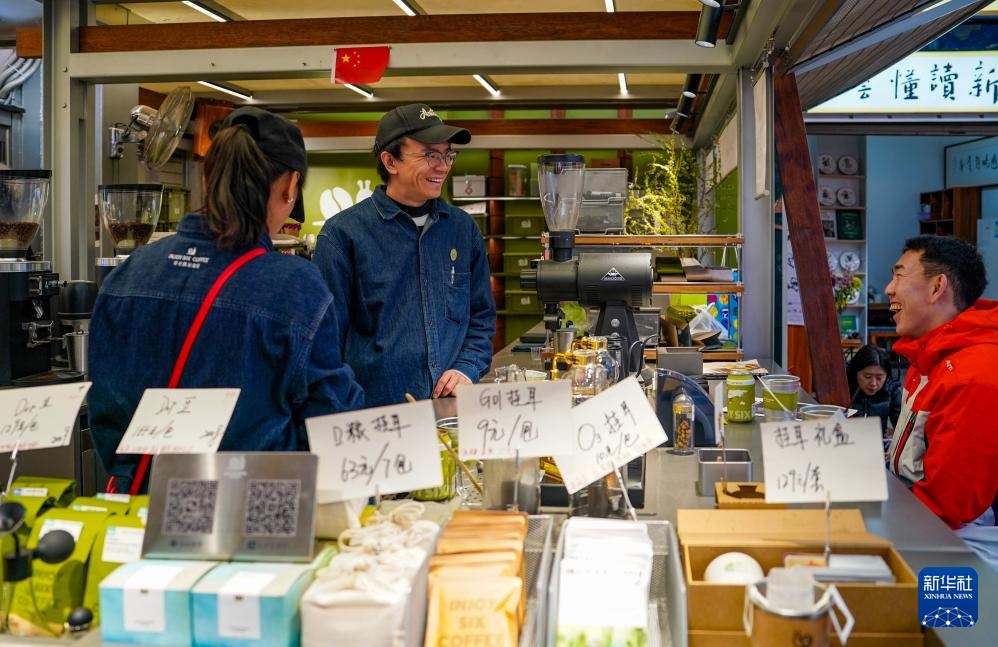 去昆明老菜场体验云南风情