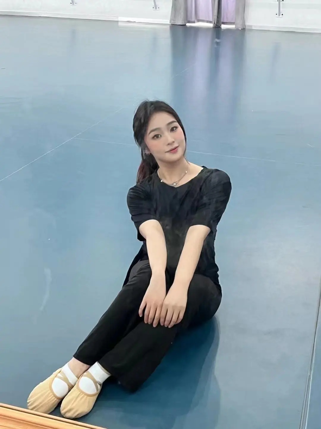 全网寻亲求生的21岁患白血病女大学生周和瑶，已转运至苏州治疗