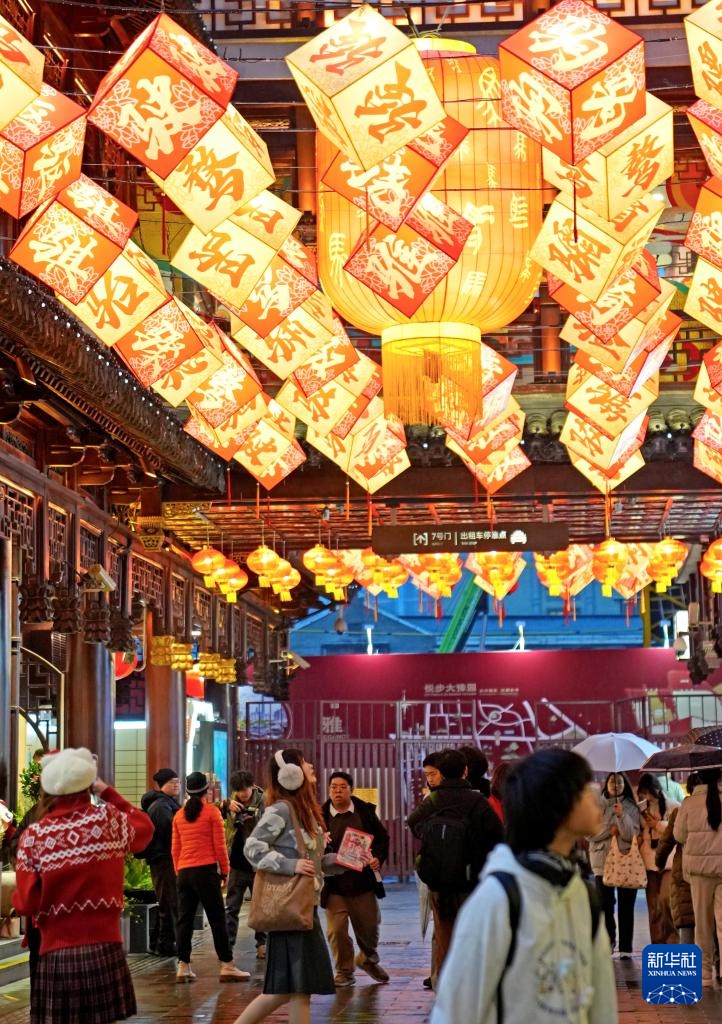 2026上海豫园灯会璀璨点亮