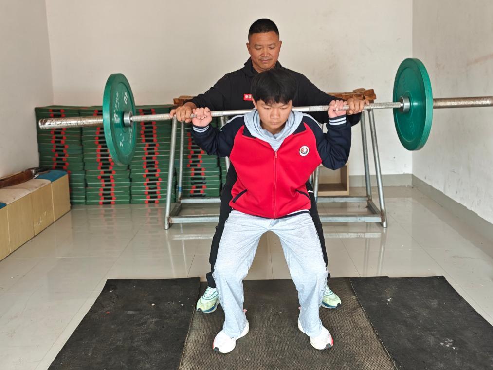 在乌蒙山区坚守24年，这位体育教师交出了怎样的“答卷”？