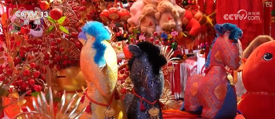 兼具传统韵味与现代审美 “花样”马年文创火出圈掀起消费热潮 兼具传统韵味与现代审美 “花样”马年文创火出圈掀起消费热潮