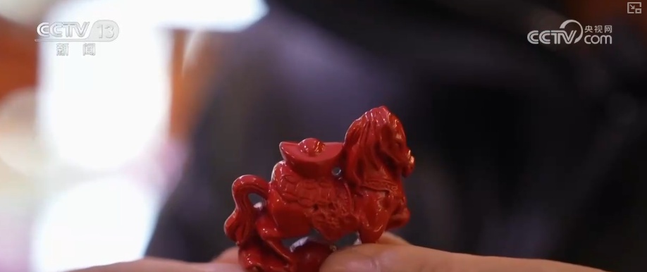 兼具传统韵味与现代审美 “花样”马年文创火出圈掀起消费热潮 兼具传统韵味与现代审美 “花样”马年文创火出圈掀起消费热潮