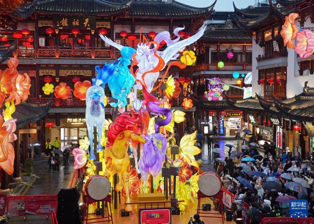 2026上海豫园灯会璀璨点亮