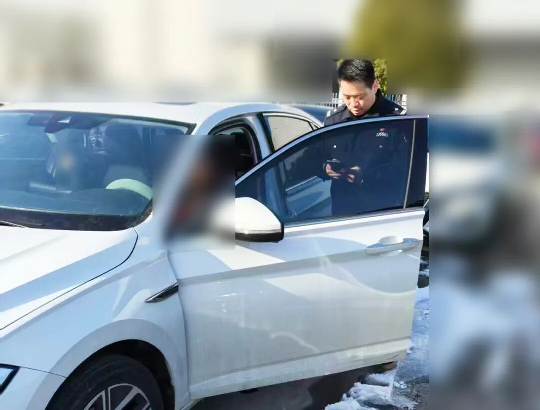 “这钱真是给我弟弟订婚用的彩礼！”