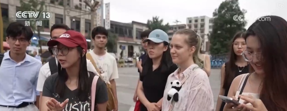 “到中国过春节”成为新风尚圈粉海外游客 拓宽文旅市场发展新空间