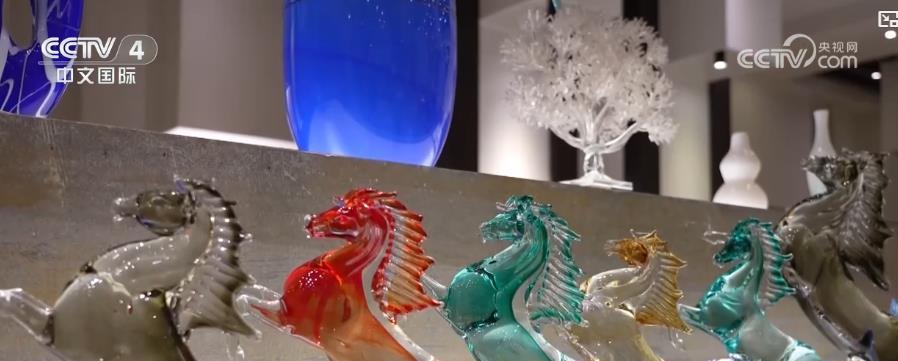 从年宵花到生肖文创：多地年货市场供销两旺 传统与创意产品点亮春节消费