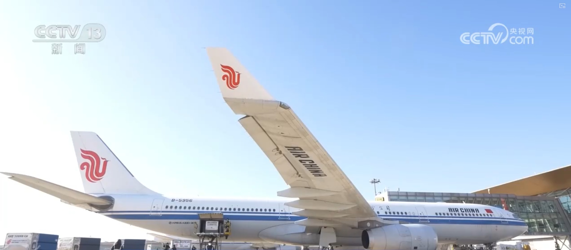 各地非遗民俗“串珠成链”点亮佳节 “到中国过春节”成为新潮流新风尚