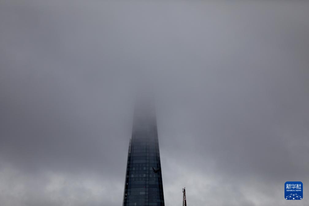 风暴“钱德拉”袭击英国