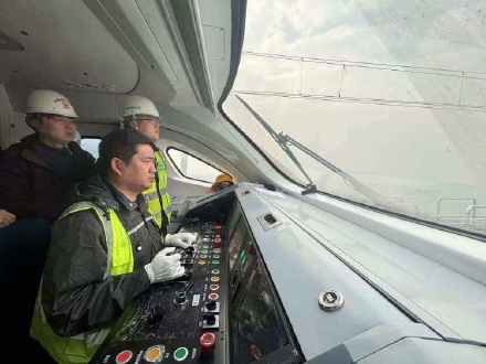 重庆轨道交通15号线进度条刷新 井口站至两江影视城站全线“车通”