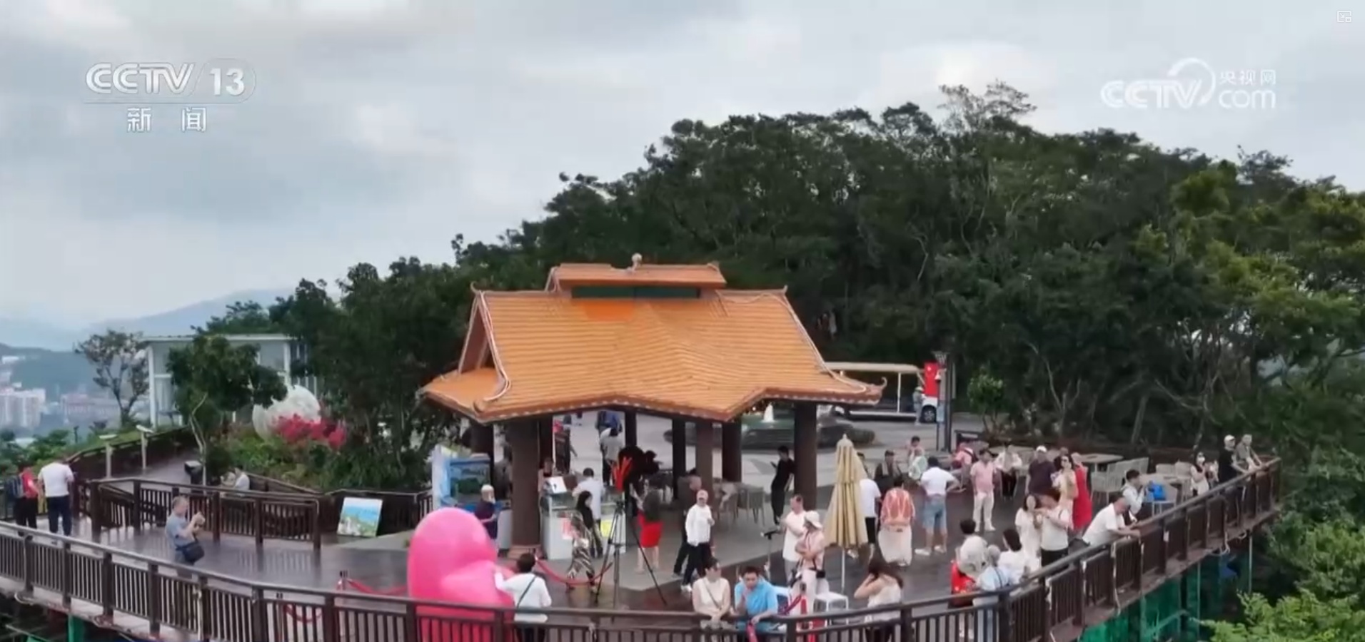 各地非遗民俗“串珠成链”点亮佳节 “到中国过春节”成为新潮流新风尚