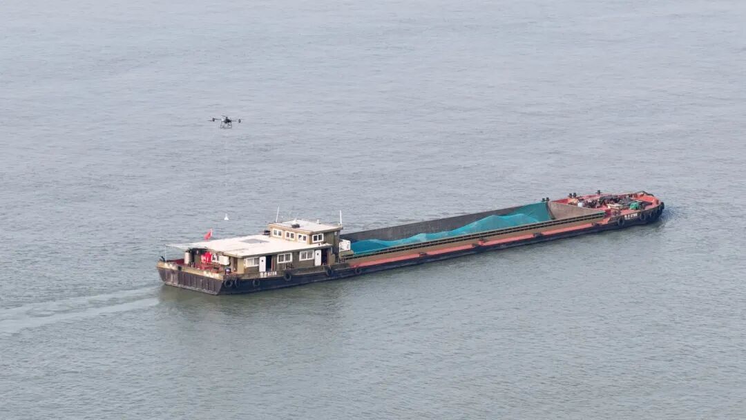 盐水鸭、奶茶飞上船!南京“水上外卖”上新了 盐水鸭、奶茶飞上船!南京“水上外卖”上新了