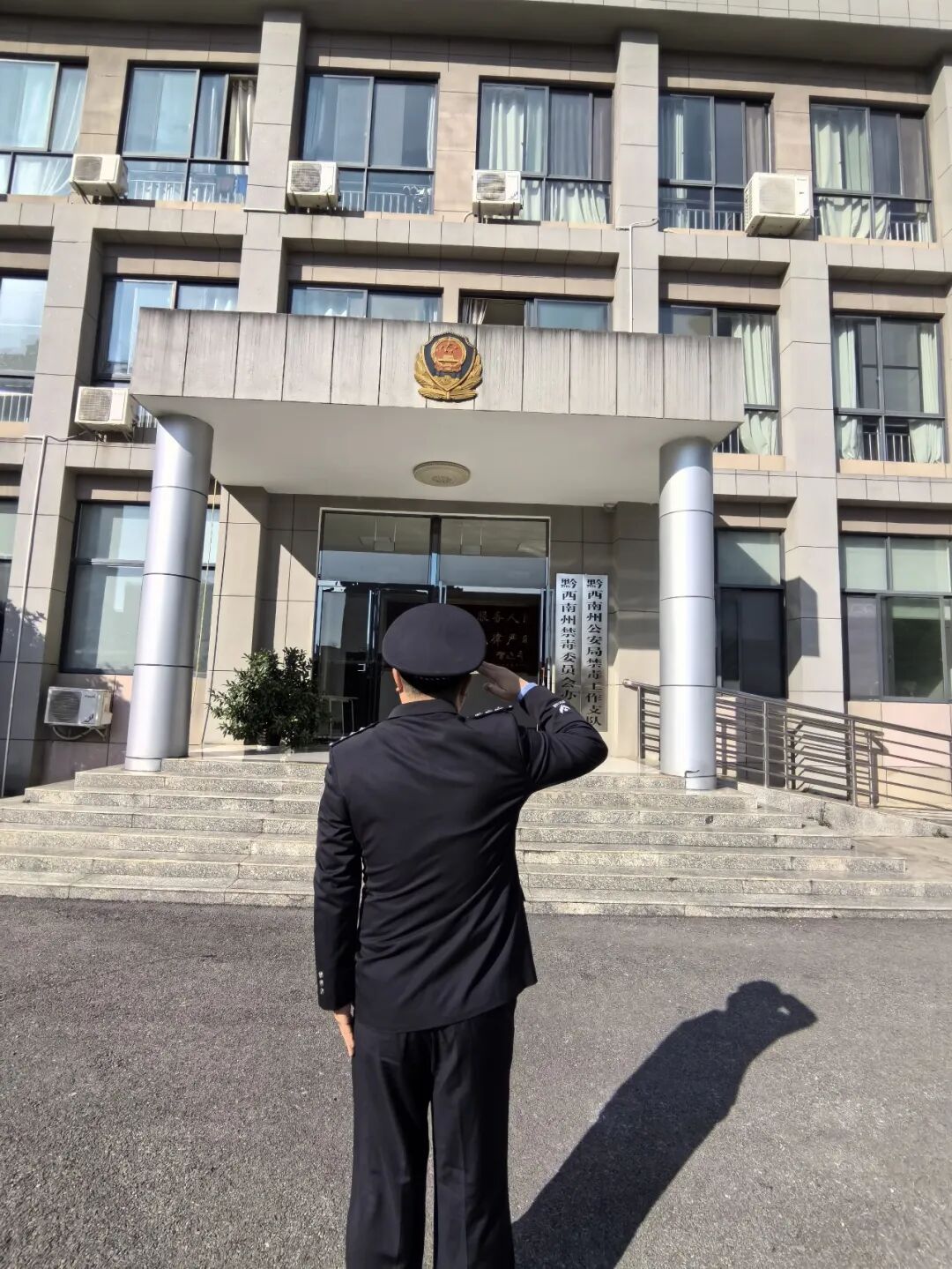 卧底、撞车、死里逃生……“差一点”的背后,是比电影还惊悚的真实缉毒场景! 卧底、撞车、死里逃生……“差一点”的背后,是比电影还惊悚的真实缉毒场景!