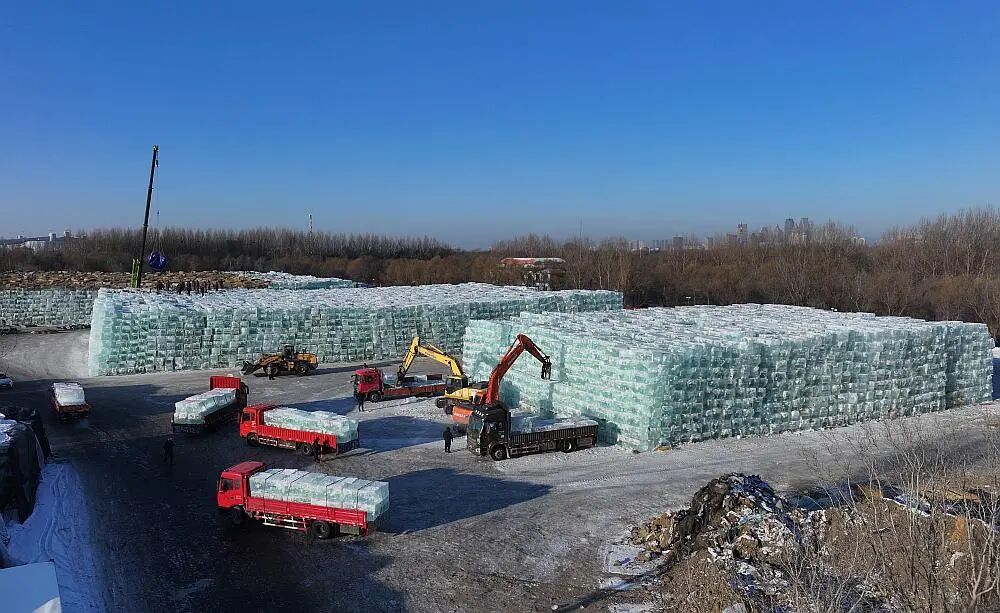哈尔滨冰雪大世界存冰进入收尾阶段