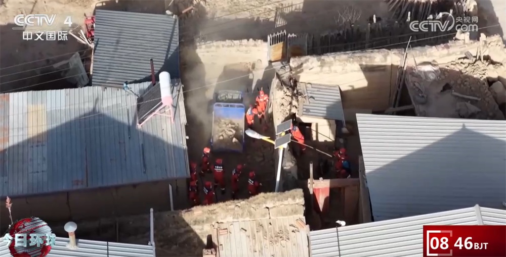 甘肃迭部5.5级地震｜救援力量全力开展倒塌院墙清理工作 危房排查持续进行