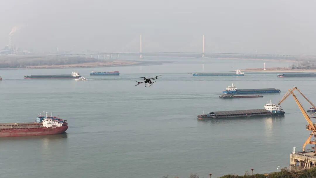 盐水鸭、奶茶飞上船!南京“水上外卖”上新了 盐水鸭、奶茶飞上船!南京“水上外卖”上新了