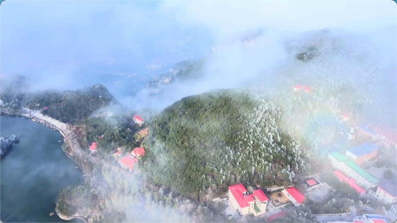 江西庐山：雾凇云瀑日晕“三景”齐现