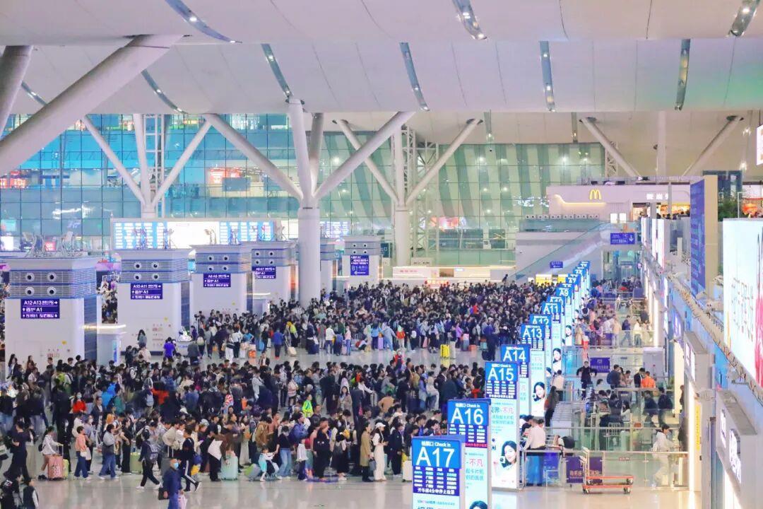 一天跑300多列复兴号！这条高铁调图后到底有多忙？