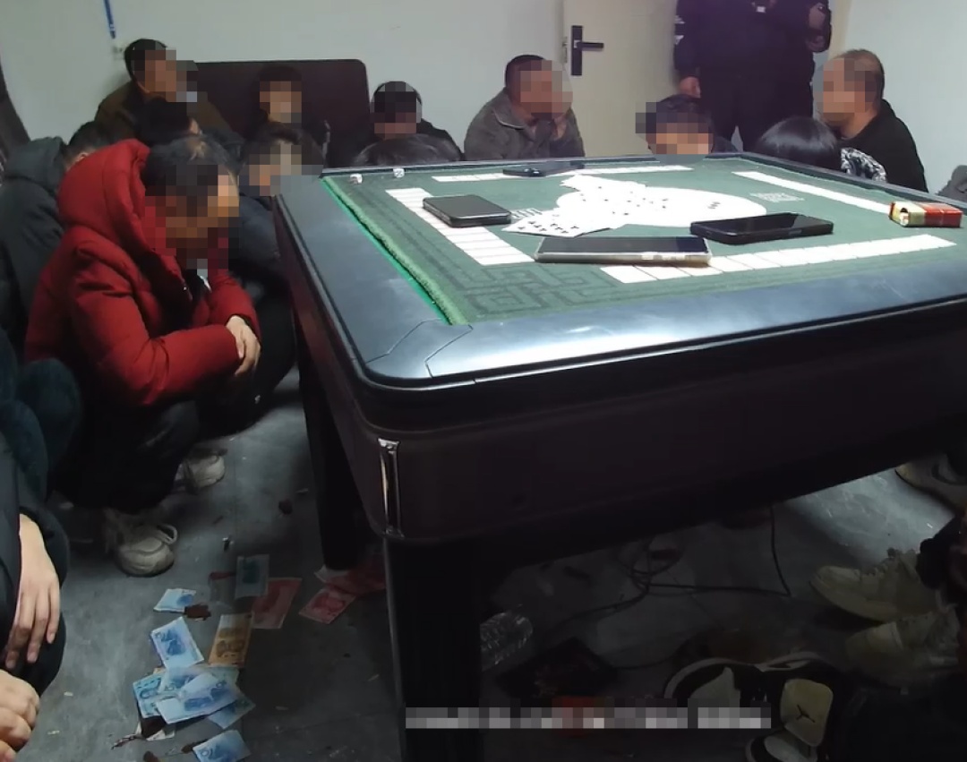 事发杭州某小区楼下超市，多人当场被抓！