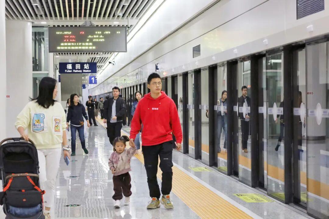 一天跑300多列复兴号！这条高铁调图后到底有多忙？