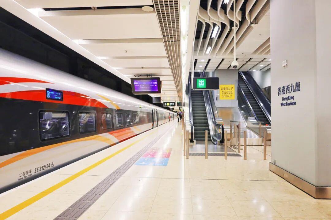 一天跑300多列复兴号！这条高铁调图后到底有多忙？