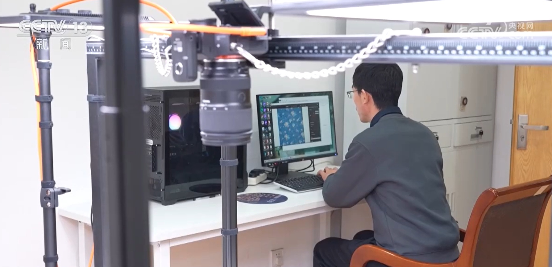 数智化赋能 传统丝绸纹样焕发生机 数智化赋能 传统丝绸纹样焕发生机