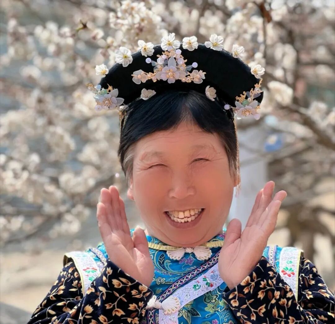 山东大姨拍土味《甄嬛传》圈粉百万，多位明星点赞