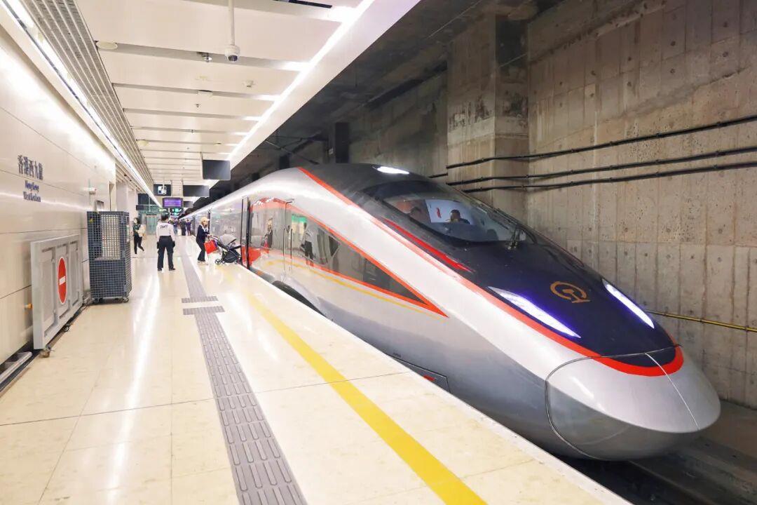 一天跑300多列复兴号！这条高铁调图后到底有多忙？