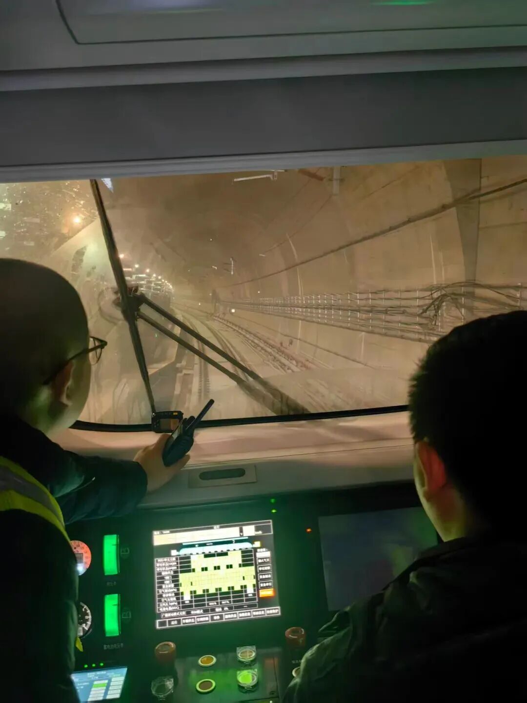 重庆15号线实现“车通”！开通运营进入倒计时