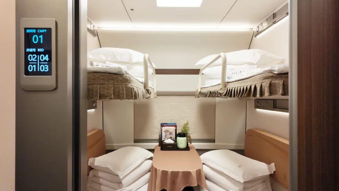 一天跑300多列复兴号！这条高铁调图后到底有多忙？