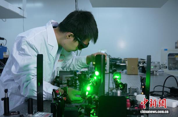 “中国牌”晶体上新 提升全固态真空紫外激光器功能 “中国牌”晶体上新 提升全固态真空紫外激光器功能