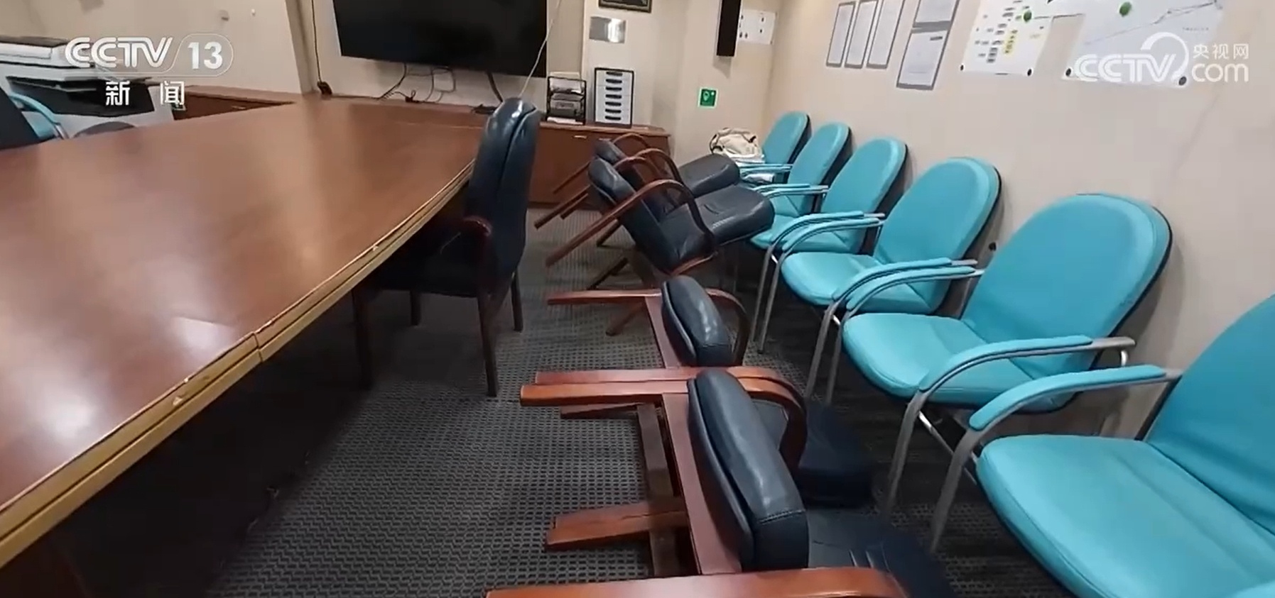 第42次南极考察丨9级风浪中前行 4000米深处取水 马不停蹄开启大洋作业 第42次南极考察丨9级风浪中前行 4000米深处取水 马不停蹄开启大洋作业